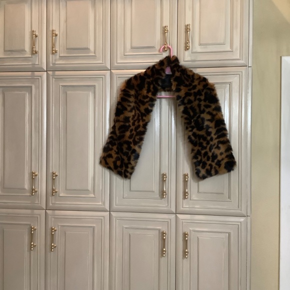J CREW FAUX FUR COLLAR - Picture 2 of 4